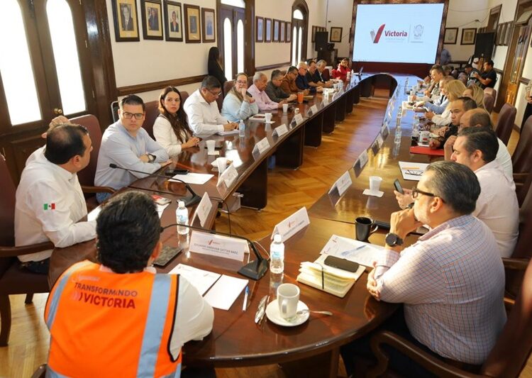 Pide Lalo Gattás a su equipo redoblar esfuerzos a favor de los victorenses