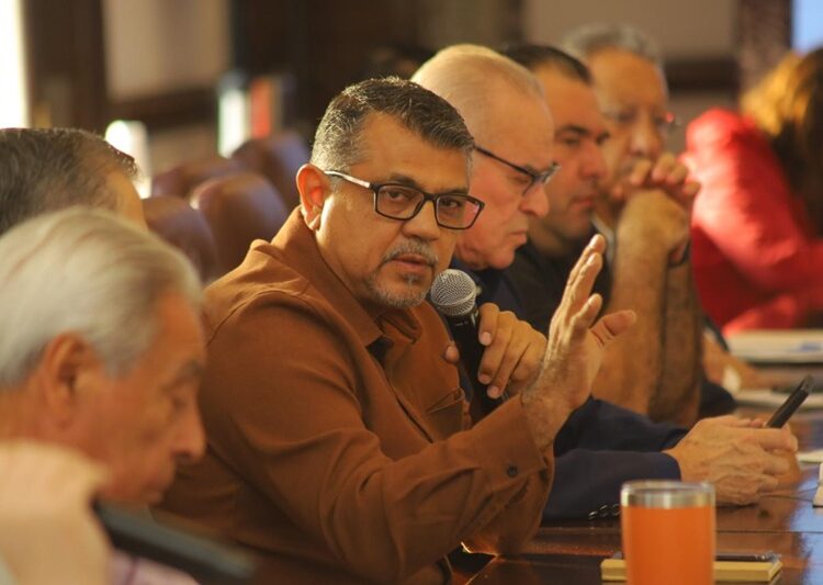 Pide Lalo Gattás a su equipo redoblar esfuerzos a favor de los victorenses