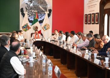 Pide Lalo Gattás a su equipo redoblar esfuerzos a favor de los victorenses