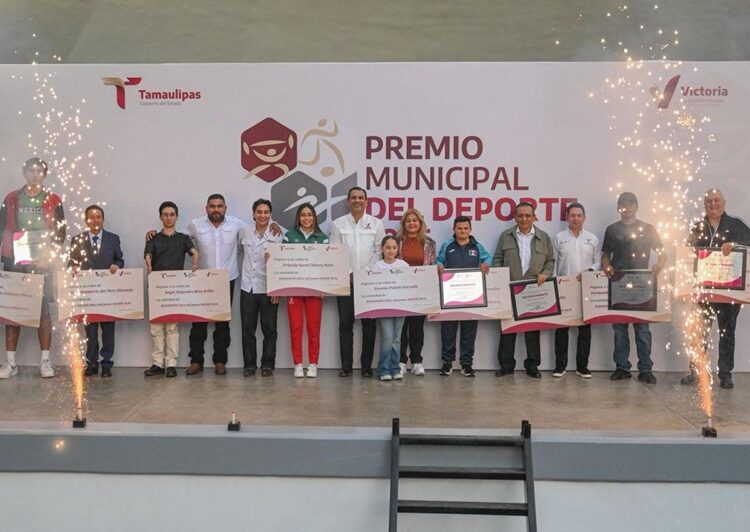 Premian a deportistas destacados de Victoria