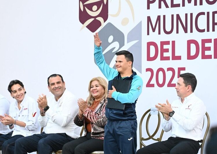Premian a deportistas destacados de Victoria