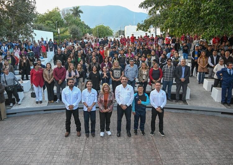 Premian a deportistas destacados de Victoria