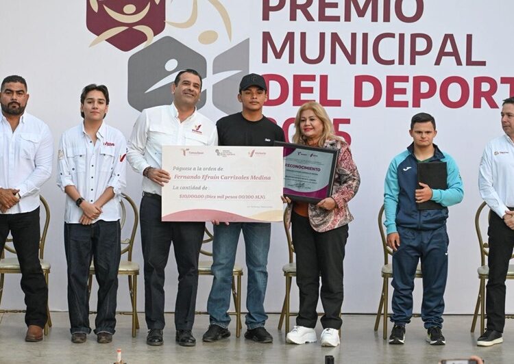 Premian a deportistas destacados de Victoria