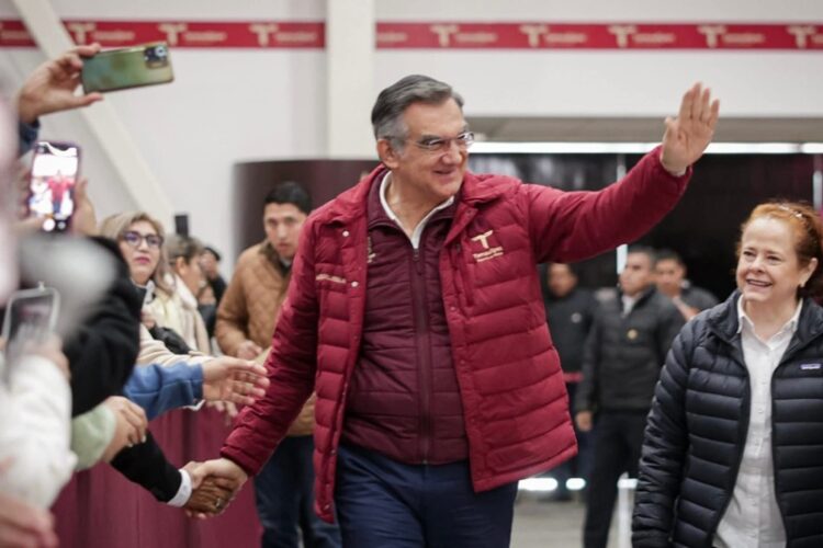 Bien “apapachados” los burócratas en su Día