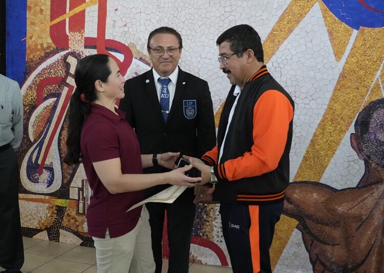 Recibe rector de la UAT reconocimiento de la Federación Mexicana de Judo