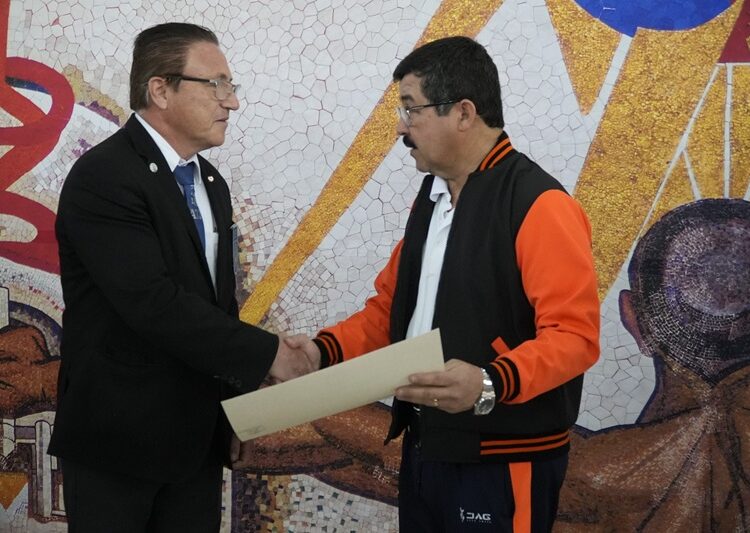 Recibe rector de la UAT reconocimiento de la Federación Mexicana de Judo