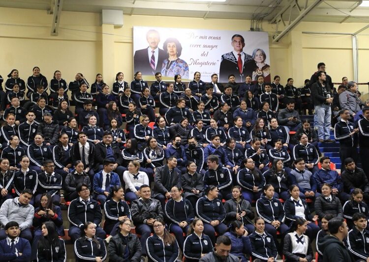 Reconoce Américo importancia de las y los maestros en la formación de una sociedad más humana