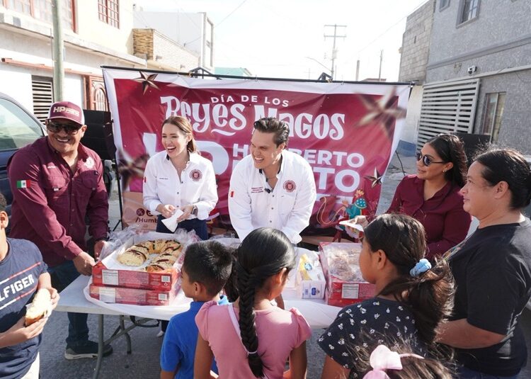 Recorren colonias, Humberto Prieto y Verónica Garza saludando a familias de Reynosa