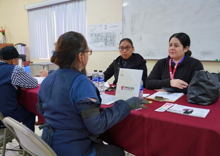 Servicios de salud y trámites municipales llegan directamente a trabajadores de Baker Springfield
