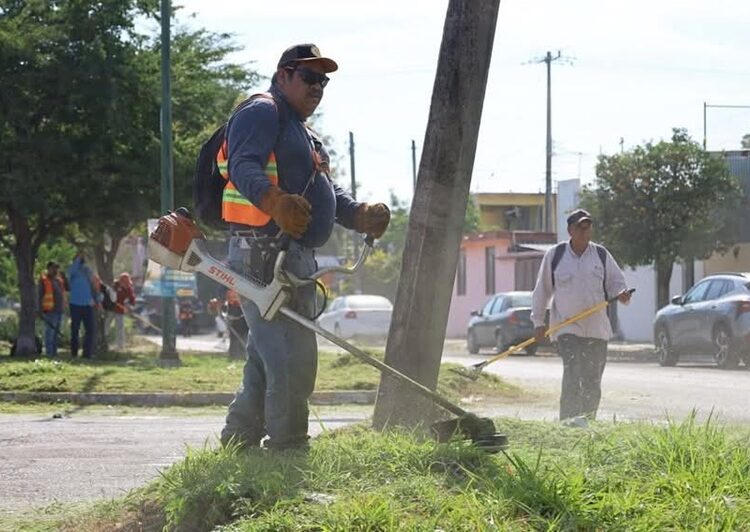 Supervisa Lalo Gattás cuidado de entorno urbano de la Capital