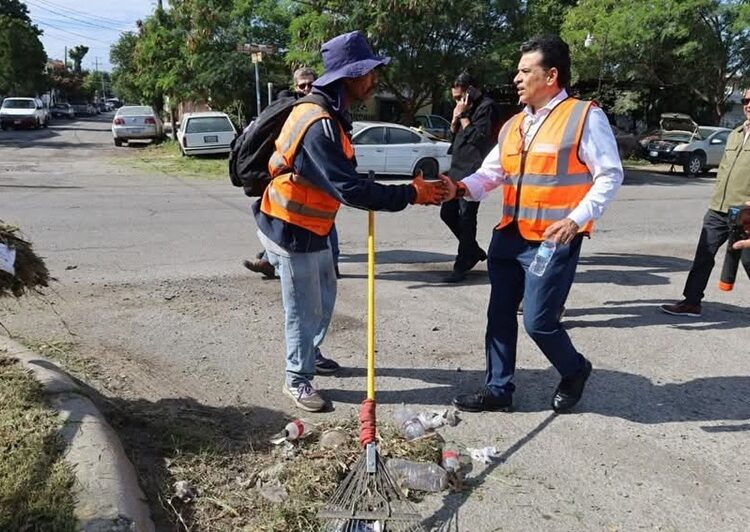 Supervisa Lalo Gattás cuidado de entorno urbano de la Capital