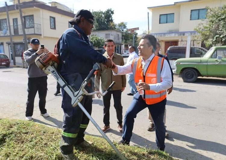 Supervisa Lalo Gattás cuidado de entorno urbano de la Capital