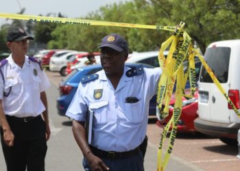 ¡Tiroteo fuera de un tribunal de Sudáfrica!