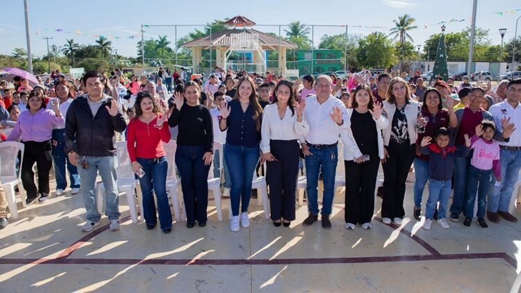 Traslada DIF Altamira ilusión de los Reyes Magos a Río Tamiahua