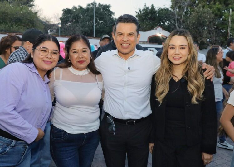 Comparten Lucy y Lalo monumental rosca de reyes con familias victorenses