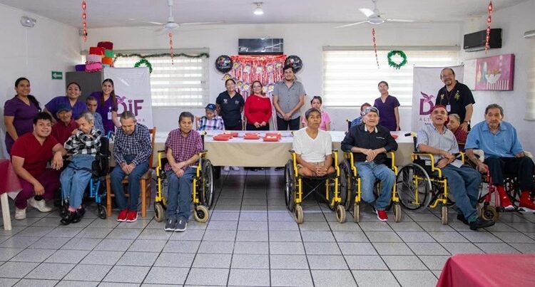 Vela DIF Altamira por el bienestar de adultos mayores