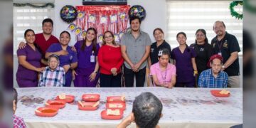 Vela DIF Altamira por el bienestar de adultos mayores