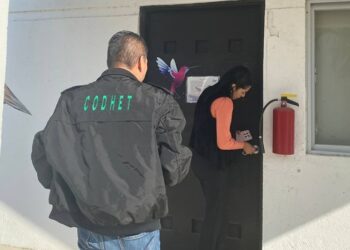 Vigilan trato digno en centro para familias migrantes de Victoria