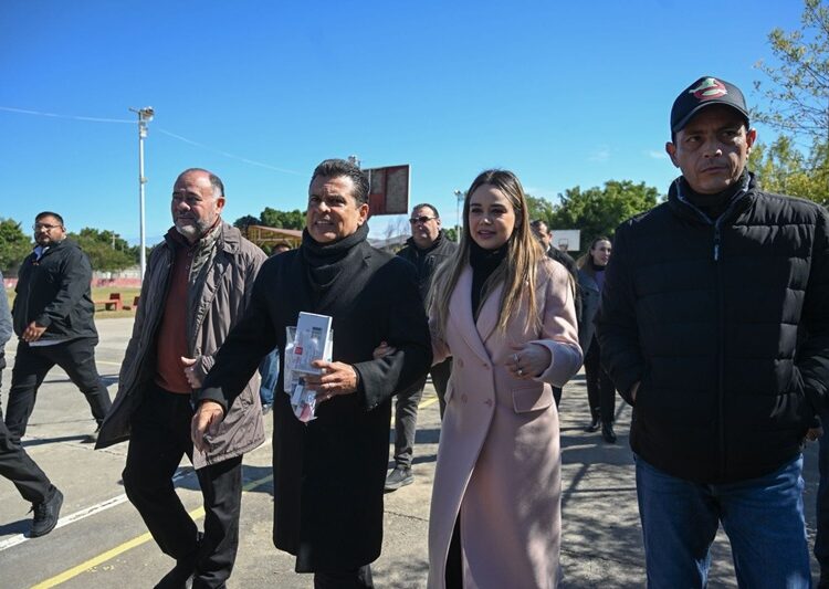 Visitan Lucy y Lalo albergue del CEDIF 1