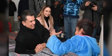 Visitan Lucy y Lalo albergue del CEDIF 1