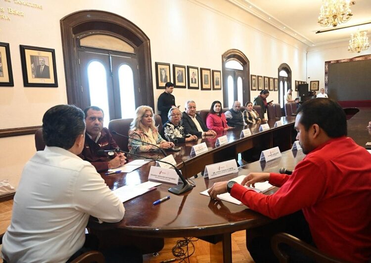 Acerca Municipio trámites administrativos a trabajadores del IMSS