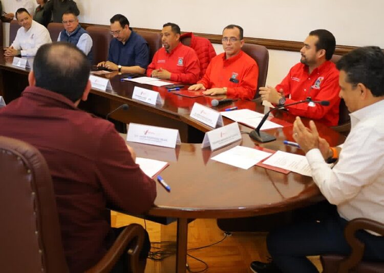 Acerca Municipio trámites administrativos a trabajadores del IMSS