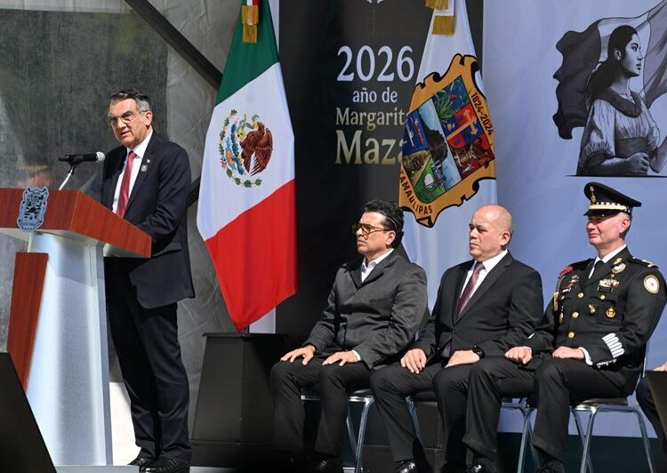 Asiste alcalde Eduardo Gattás a ceremonia del ‘Día de la Bandera’ en el 77 Batallón