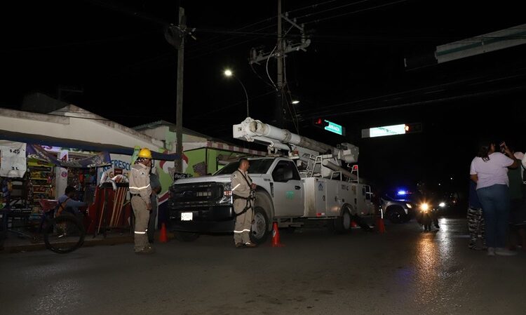 Atiende AMM a familias afectadas por falta de energía eléctrica