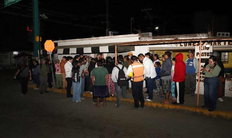 Atiende AMM a familias afectadas por falta de energía eléctrica