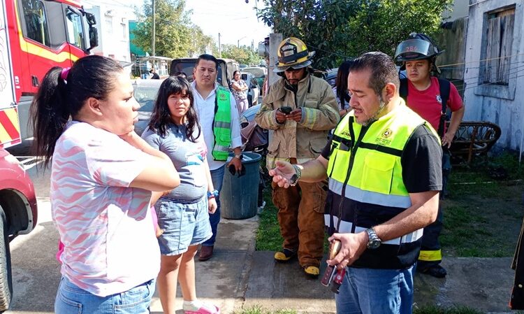 Atiende Bomberos de Altamira emergencia de incendio en vivienda abandonada