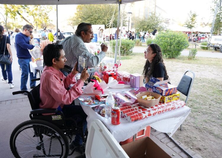 ‘Bazar de San Valentín’ Del Gobierno de NLD reúne a familias y fortalece el comercio local