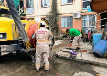 COMAPA Altamira realiza sondeo y desazolve de registros