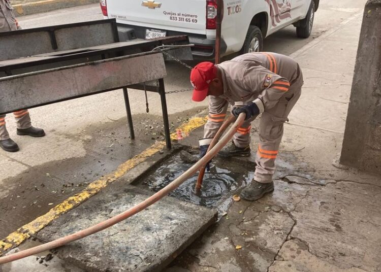 COMAPA Altamira realiza sondeo y desazolve de registros