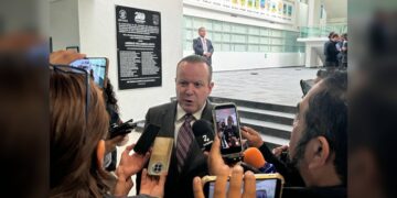 Carlos Canturosas impulsa iniciativa para reconocer a operadores del autotransporte de carga y pasajeros