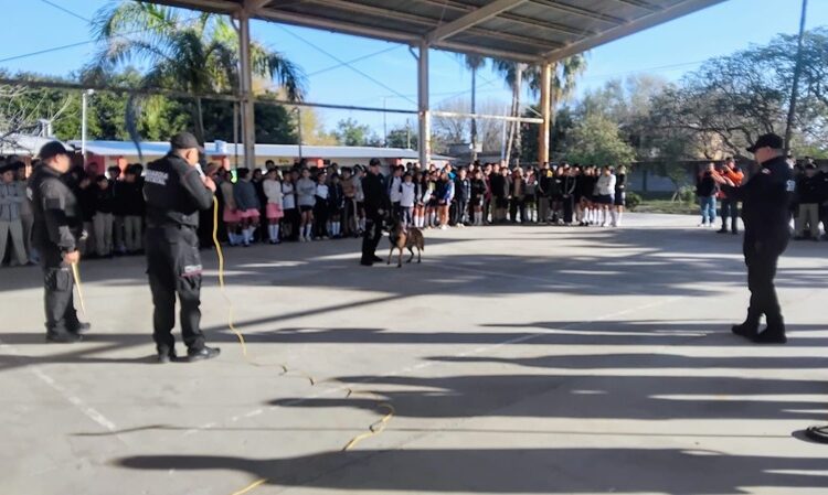Con binomio canino antidrogas la Guardia Estatal refuerza la prevención en escuelas