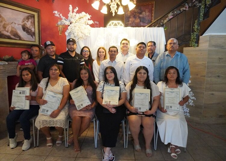 Convive Humberto con parejas que se unen en matrimonio en el ‘Día del Amor y la Amistad’