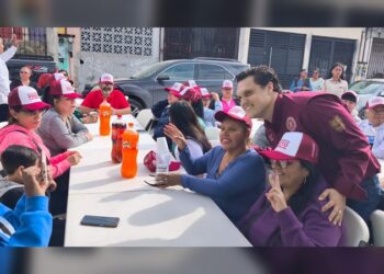 Convive diputado, Presidente Humberto Prieto Herrera, con familia de Reynosa