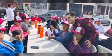 Convive diputado, Presidente Humberto Prieto Herrera, con familia de Reynosa