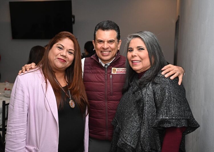 Dialoga Lalo Gattás de avances y proyectos de Victoria con mujeres periodistas