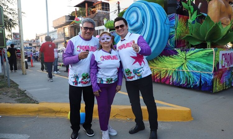 Disfrutan miles de familias del carnaval conurbado en Altamira
