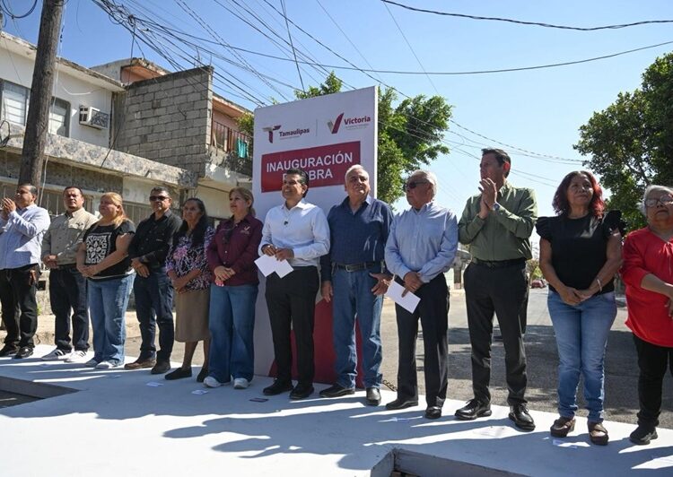 Entrega Lalo Gattás calle pavimentada a vecinos de La Libertad