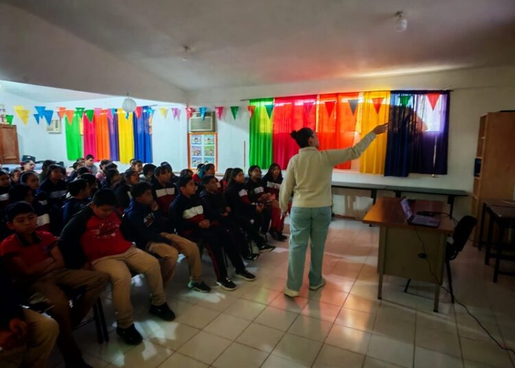 Fortalece Gobierno de NLD educación ambiental con pláticas sobre “Huertos Escolares”