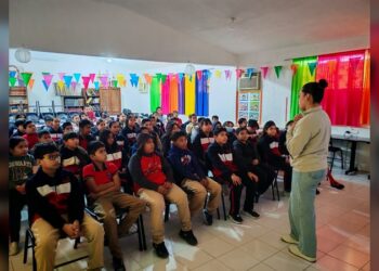 Fortalece Gobierno de NLD educación ambiental con pláticas sobre “Huertos Escolares”