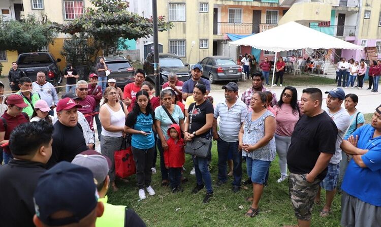 Garantiza Armando Martínez apoyo a familias afectadas por explosión en Los Olivos II