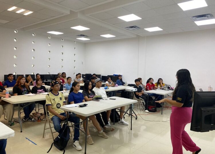 Invita Gobierno de NLD a ‘Cursos de Inglés’ para jóvenes