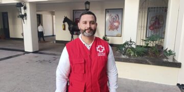 Necesario, regular exceso en uso de redes sociales de menores