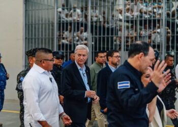 El modelo de macrocárcel de Bukele se propaga por América Latina