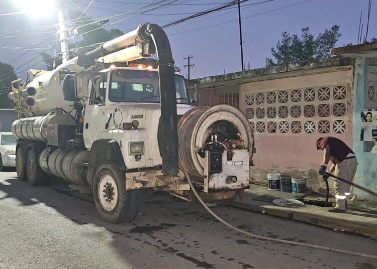 Lleva a cabo COMAPA Altamira sondeo y desazolve de descargas de drenaje