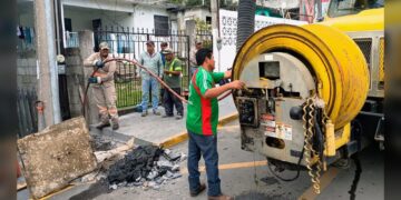 Lleva a cabo COMAPA Altamira sondeo y desazolve de descargas de drenaje