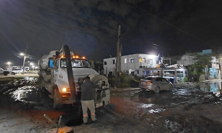 Mejoran funcionamiento de la red de drenaje en sectores Guadalupe Cervantes y Santa Elena